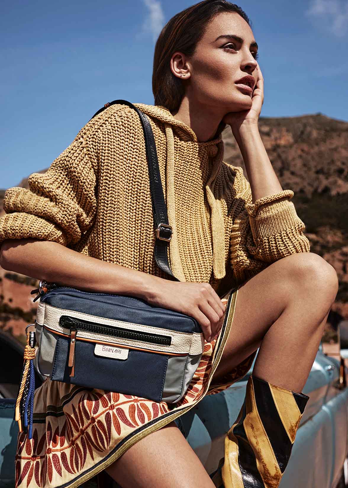 lookbook-bolso-bandolera-clorina-19271-multiazul--binnari