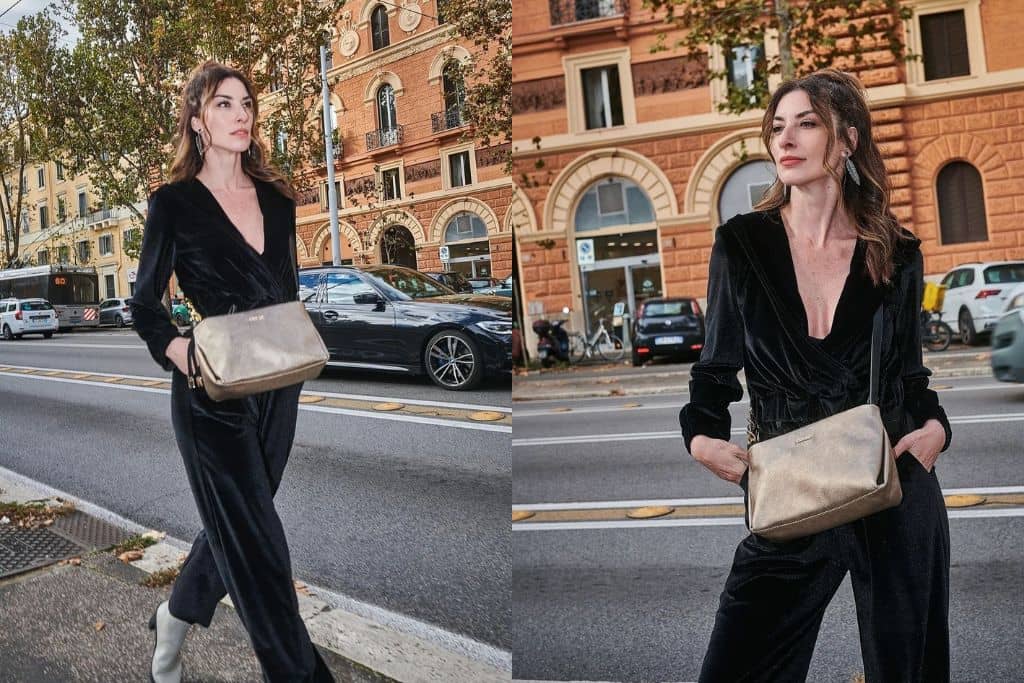 La influencer Ángela Evripidi con un look total black y un bolso de la colección Benedetta de Binnari.
