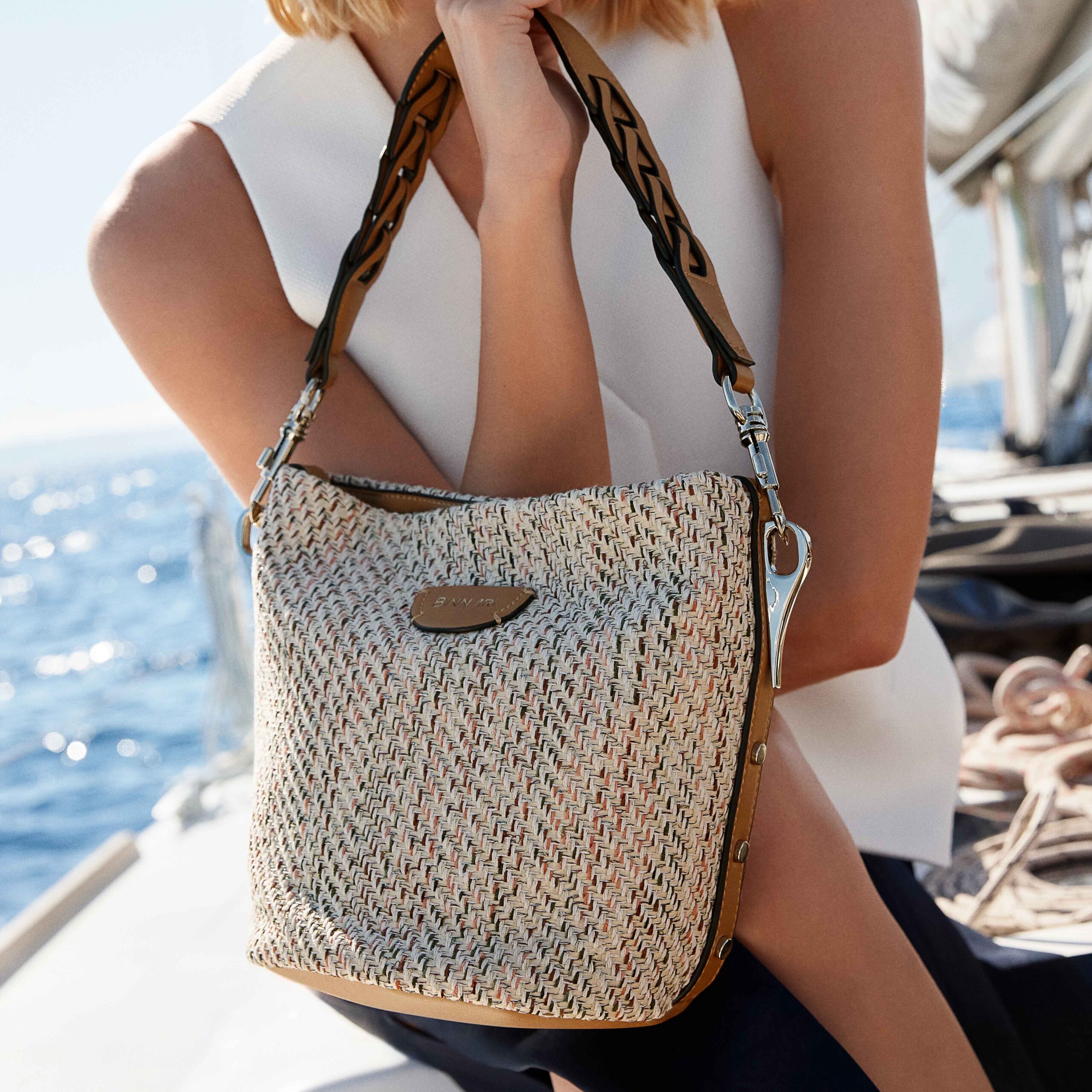 bolso-hombro-jucar-20510-natural-binnari-modelo