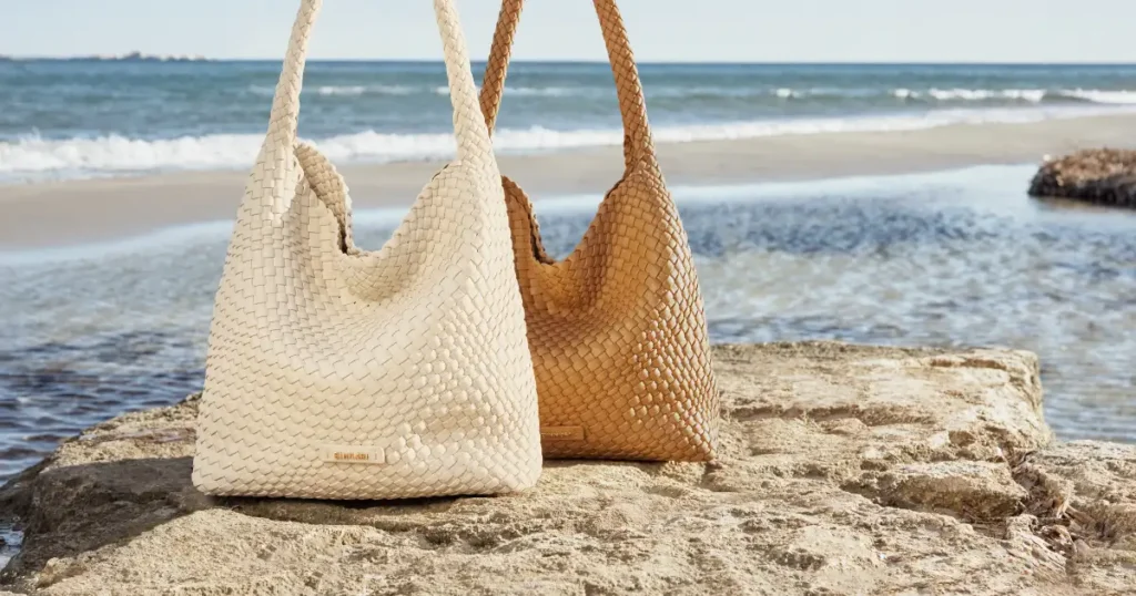 Dos modelos de la nueva colección primavera-verano 2026 ESSENTIAL de Binnari.