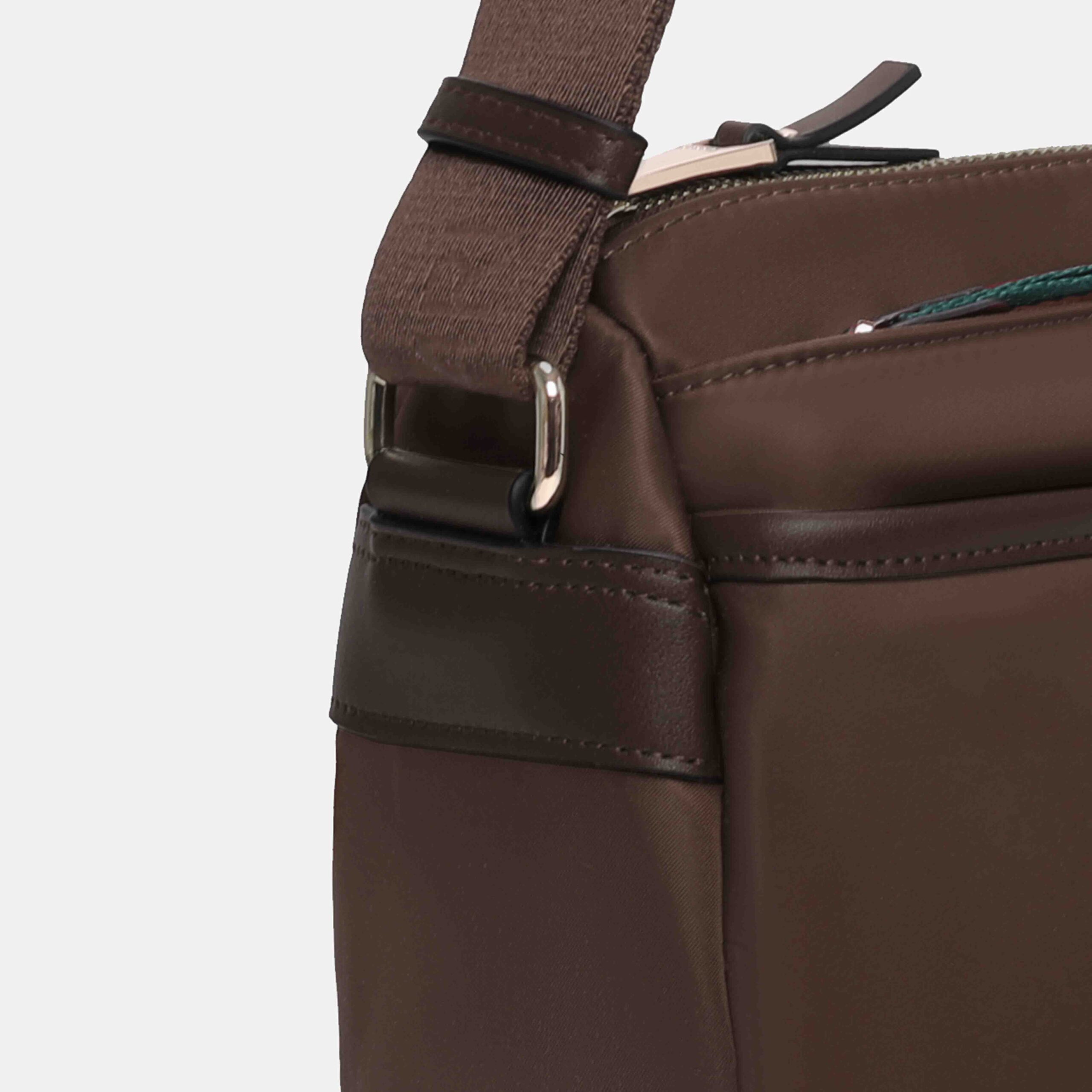 bolso-bandolera-pequeña-petra-21362-marron-binnari-d