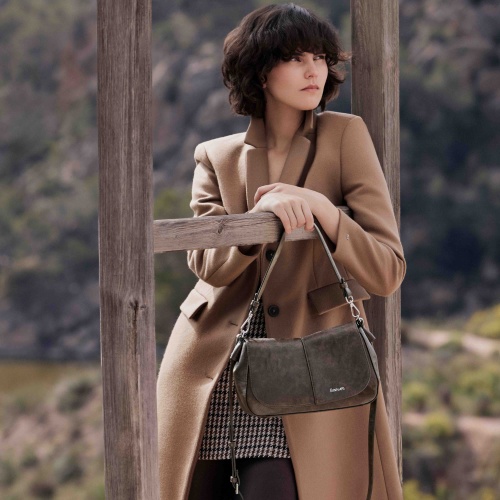 Deva flap shoulder bag